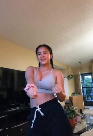 4. Sexy Sammie Rimando Shows Cleavage in Grey Crop Top