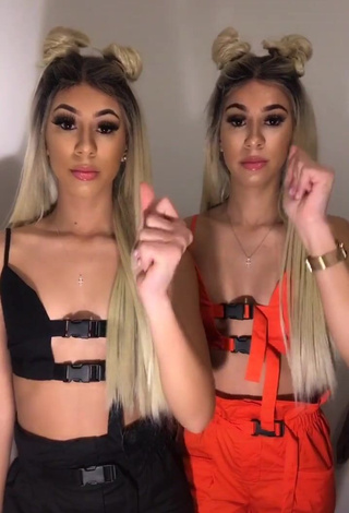 3. Sexy Nel.Twinnys in Crop Top