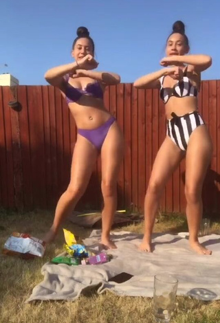 3. Desirable Nel.Twinnys in Bikini