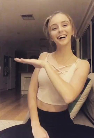 Thatsleah (@thatsleah) - Nude Videos from TikTok