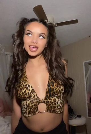 1. Breathtaking Xo.genna in Leopard Crop Top