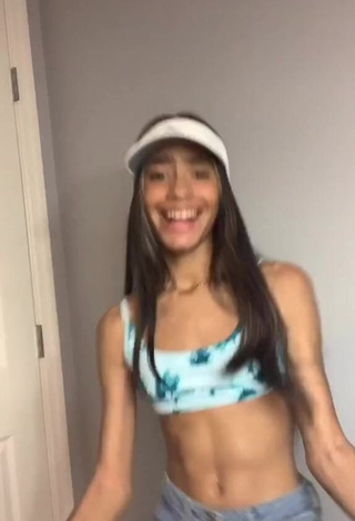 4. Hot Sheilianice González in Crop Top