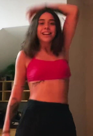 Sexy eimaryy_s in Red Crop Top