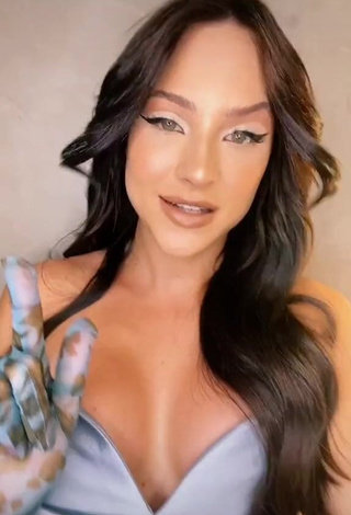 1. Sexy Gabi Martins Shows Cleavage