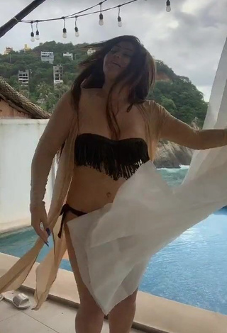 4. Cute Aracely Ordaz Campos in Black Bikini at the Pool