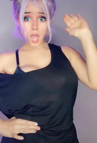 4. Cute Indi 2.0 in Black Top and Bouncing Tits