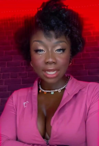 Cute Aba Asante Shows Cleavage