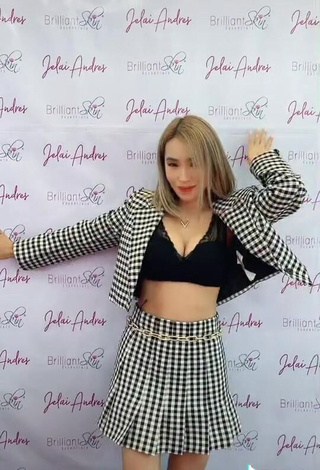 4. Cute Jelai Andres in Black Crop Top