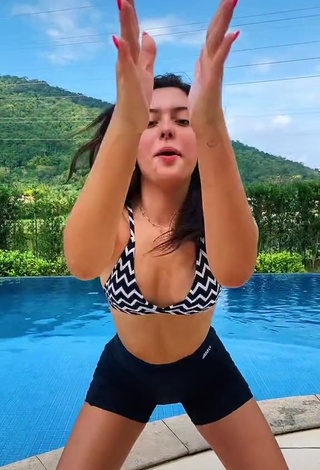 Sexy Júlia Franco in Bikini Top at the Swimming Pool