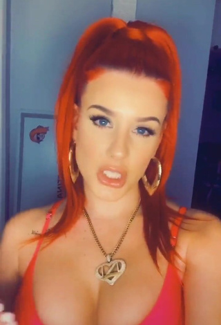 4. Sexy Justina Valentine Shows Cleavage in Pink Bikini Top