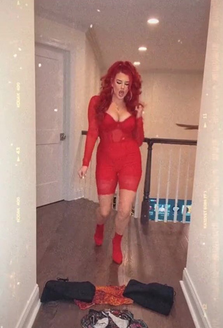 1. Erotic Justina Valentine Shows Cleavage in Crop Top