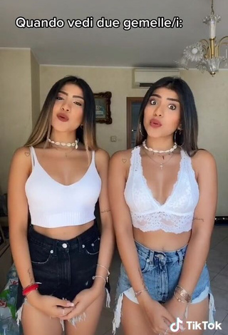 4. Hot Melissa & Cassandra Tejada Shows Cleavage in Crop Top