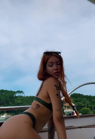 Hot Lara Silva in Green Bikini