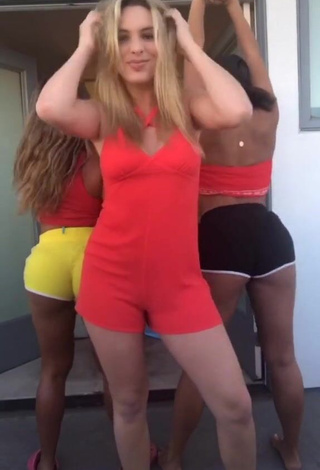 Desirable Lele Pons Shows Butt