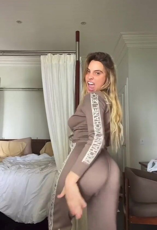 1. Sexy Lele Pons Shows Butt