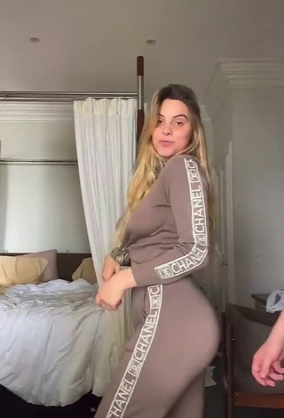 3. Sexy Lele Pons Shows Butt