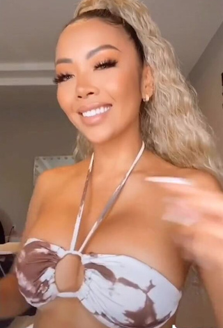 4. Sexy Liane Valenzuela Shows Cleavage in Bikini Top