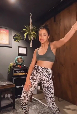 Hot Liza Koshy in Leopard Leggings