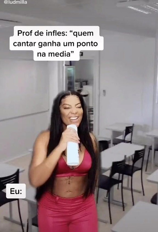 Hot Ludmilla Oliveira da Silva Shows Cleavage in Pink Crop Top