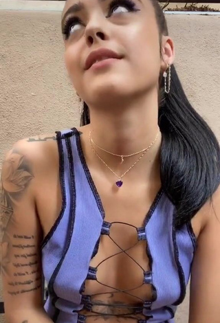 3. Hot Malu Trevejo Braless (Side Boob)