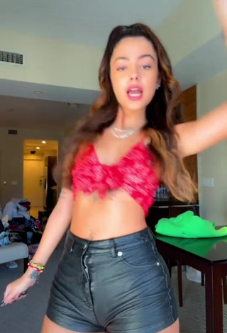 4. Sexy Malu Trevejo Shows Cameltoe