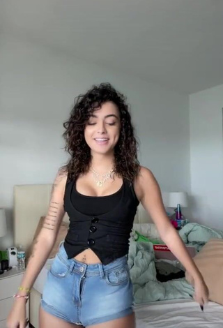 4. Hottie Malu Trevejo Shows Cleavage in Black Top