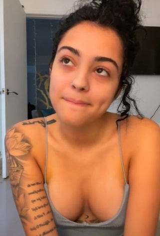 4. Dazzling Malu Trevejo Shows Cleavage