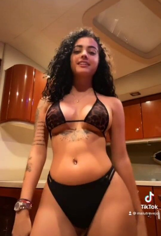 3. Dazzling Malu Trevejo Shows Cleavage in Inviting Bikini (Underboob, Side Boob)