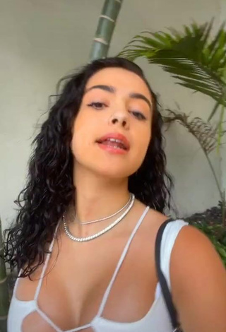 4. Beautiful Malu Trevejo Shows Cleavage in Sexy White Crop Top (Underboob)