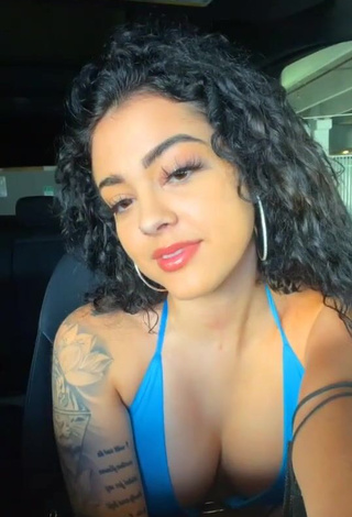 3. Hottest Malu Trevejo Shows Cleavage in Blue Bikini Top