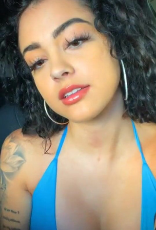 4. Hottest Malu Trevejo Shows Cleavage in Blue Bikini Top