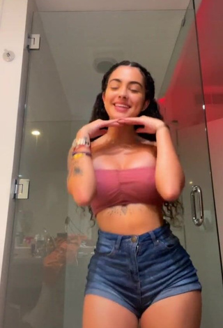 1. Sexy Malu Trevejo Shows Big Butt