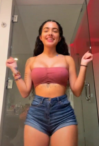 Sexy Malu Trevejo Shows Big Butt