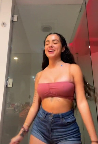 4. Sexy Malu Trevejo Shows Big Butt