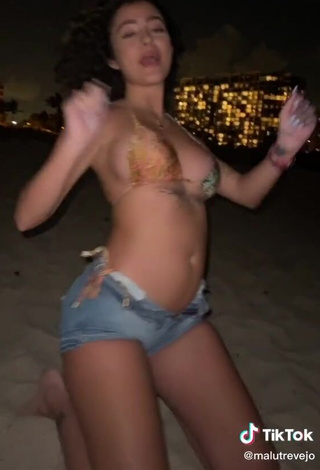 4. Really Cute Malu Trevejo in Bikini Top (Side Boob)