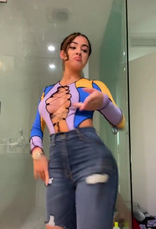 3. Adorable Malu Trevejo Shows Cleavage in Seductive Crop Top