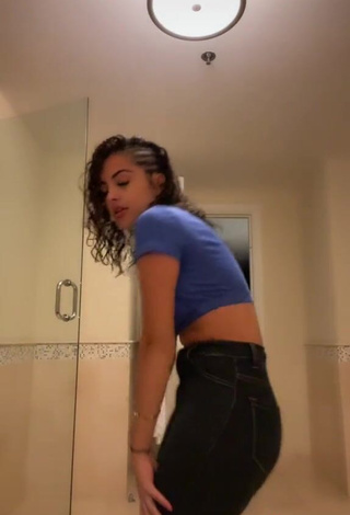 4. Attractive Malu Trevejo Shows Cleavage in Blue Crop Top