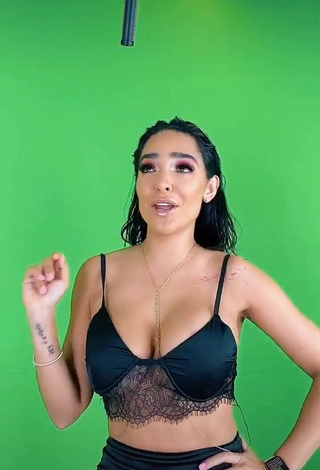 Beautiful Manelyk González Shows Cleavage in Sexy Black Crop Top