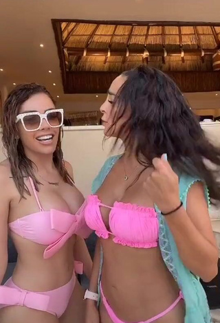 1. Cute Manelyk González Shows Cleavage in Pink Bikini