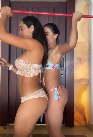 1. Sweet Manelyk González in Cute Bikini