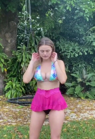 4. Hot Megan Guthrie Shows Cleavage in Bikini Top and Bouncing Tits