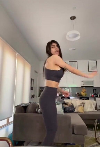 Hot Mia Khalifa in Black Leggings