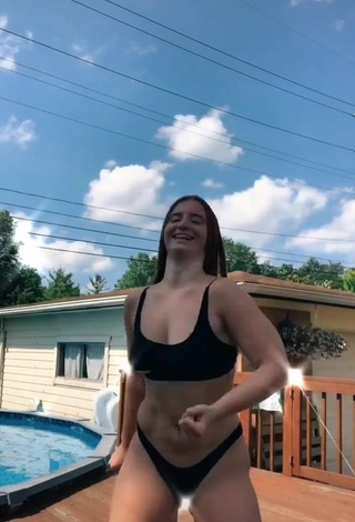 Cute Mikaila Murphy Shows Butt at the Swimming Pool (Underboob)