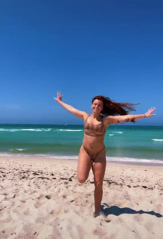 Breathtaking Mikaila Murphy Shows Butt at the Beach and Bouncing Breasts (Underboob)