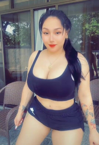 Sexy Toni Fowler Shows Cleavage in Black Crop Top