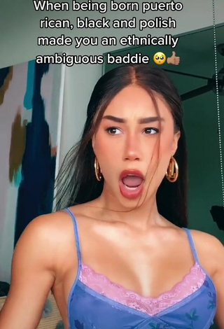 1. Hot Eva Gutowski Shows Cleavage in Top