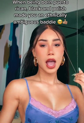 4. Hot Eva Gutowski Shows Cleavage in Top