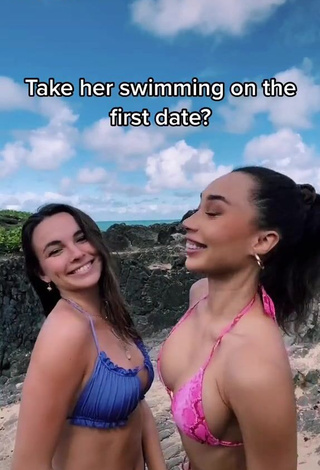 1. Hot Eva Gutowski in Bikini