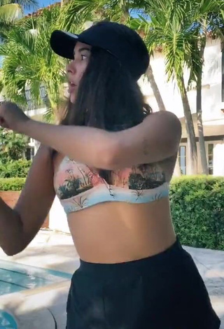 3. Sexy Nicole García in Sport Bra at the Swimming Pool