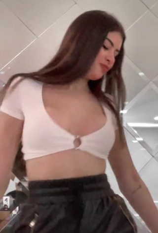 Sexy Nicole García in White Crop Top